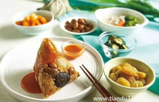 高壓鍋煮粽子最高水位是多少（高壓鍋煮粽子需要多長時(shí)間）