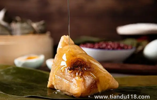 高壓鍋煮粽子最高水位是多少(高壓鍋煮粽子需要多長(zhǎng)時(shí)間)(圖3) 高壓鍋煮粽子水位最高能是多少3