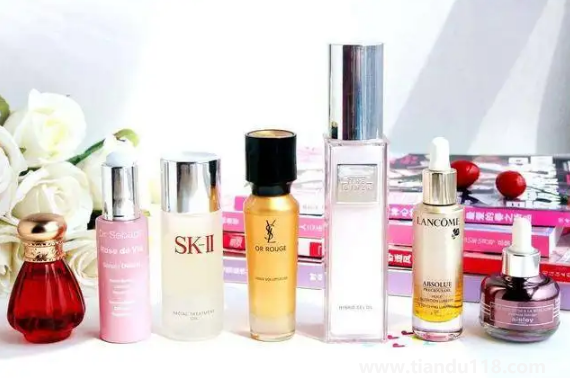 夏天護膚品放車?yán)镆惶爝€能用嗎（夏天護膚品需要放冰箱嗎）