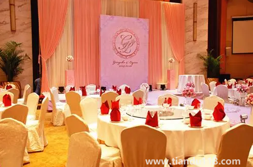 2022年農(nóng)歷8月辦酒席的好日子有哪些(預(yù)定酒席注意什么)(圖3) 2022年農(nóng)歷8月辦酒席的好日子有哪些3