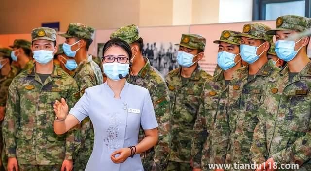 東部戰(zhàn)區(qū)首長看展 事關(guān)登島作戰(zhàn)（對未來登島作戰(zhàn)提供寶貴經(jīng)驗(yàn)）(圖3)