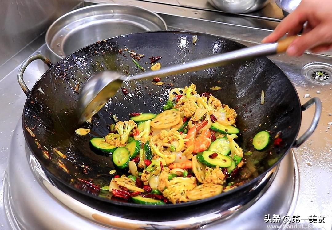 干鍋蝦的做法(干鍋蝦怎么做)(圖8) 干鍋蝦的做法(干鍋蝦怎么做)(圖8)