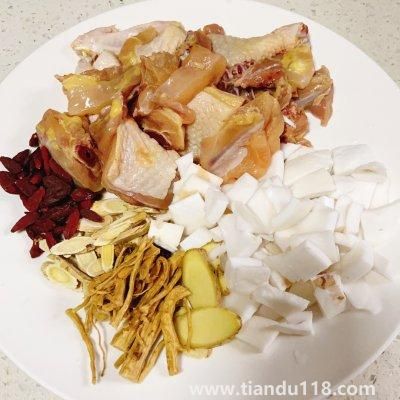 椰子燉雞湯的做法(椰子燉雞湯怎么做)(圖2) 椰子燉雞湯的做法(椰子燉雞湯怎么做)(圖2)