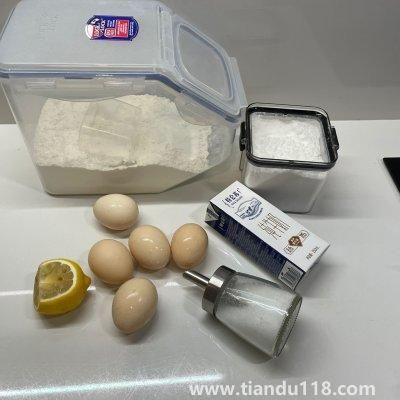 戚風(fēng)蛋糕的做法(戚風(fēng)蛋糕怎么做)(圖2) 戚風(fēng)蛋糕的做法(戚風(fēng)蛋糕怎么做)(圖2)