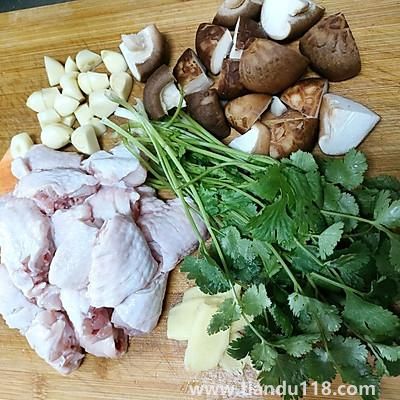 三杯雞的做法(三杯雞怎么做)(圖4) 三杯雞的做法(三杯雞怎么做)(圖4)