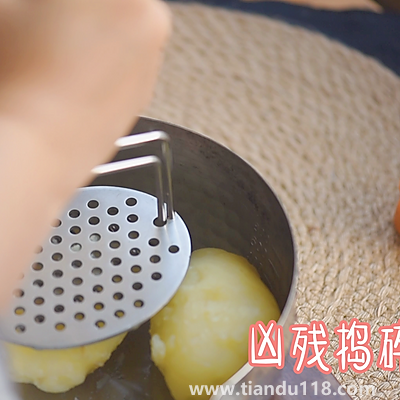 土豆泥的做法(土豆泥怎么做)(圖5) 土豆泥的做法(土豆泥怎么做)(圖5)