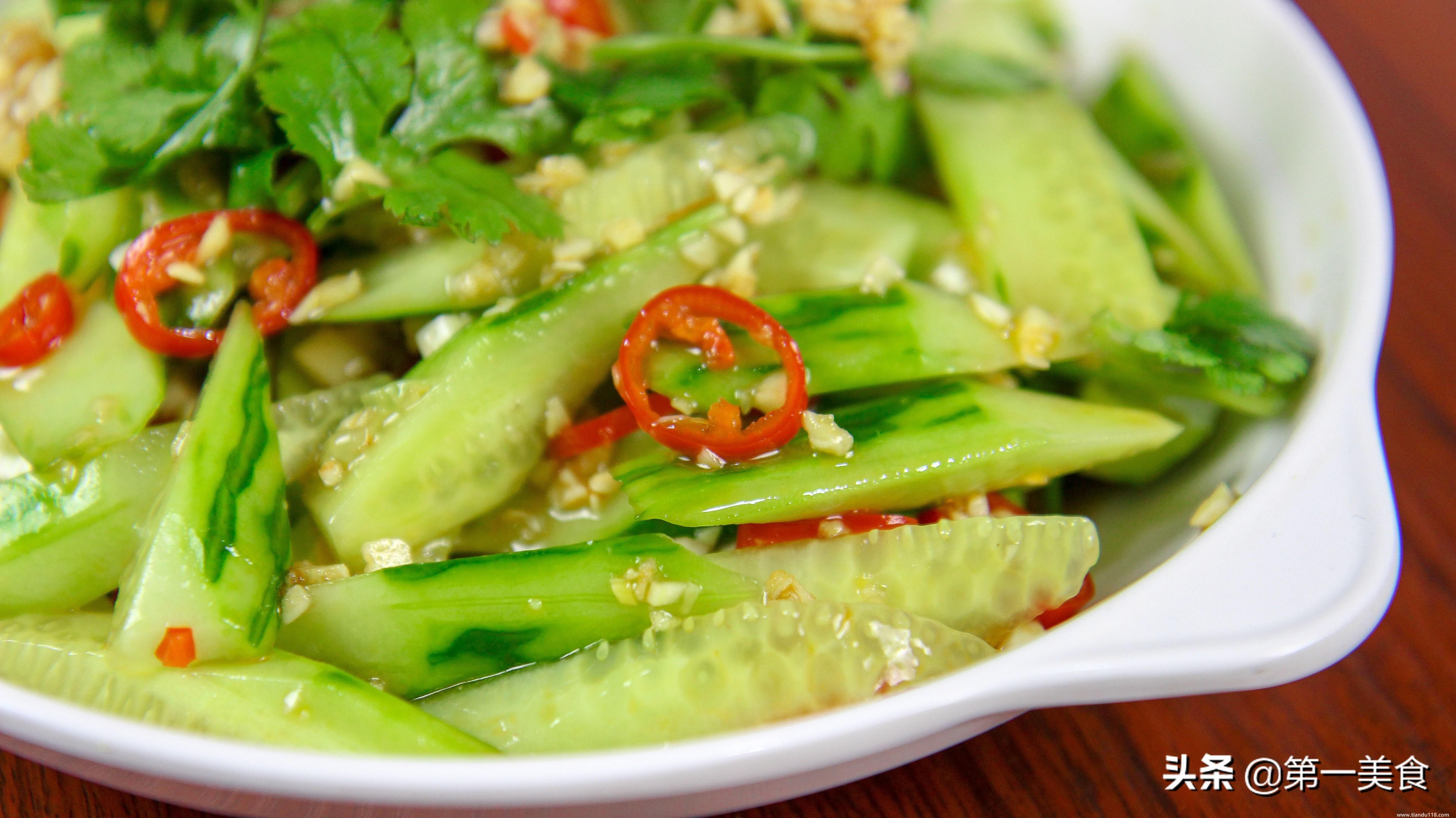 涼拌黃瓜的做法(涼拌黃瓜怎么做)(圖1) 涼拌黃瓜的做法(涼拌黃瓜怎么做)(圖1)