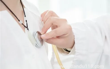 2022大學(xué)新生入學(xué)體檢能檢查出艾滋病嗎（大學(xué)生入學(xué)體檢查出艾滋會(huì)被退學(xué)嗎）