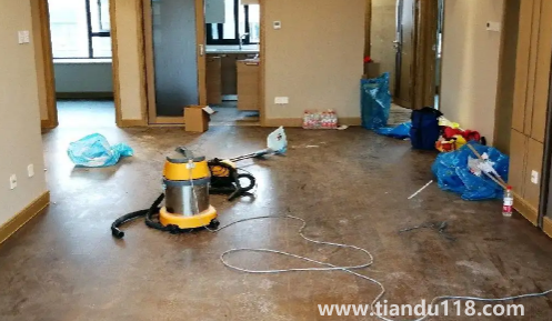 做保潔自己接單在哪個(gè)平臺(tái)(開(kāi)家政公司需要多少資金)(圖3) 做保潔自己接單在哪個(gè)平臺(tái)3