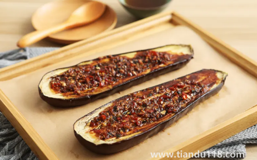 隔夜的蒜茄子能吃嗎(茄子怎么炒不吸油)(圖1) 隔夜的蒜茄子能吃嗎1