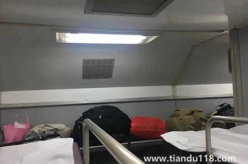 女生坐火車硬臥過夜安全嗎3