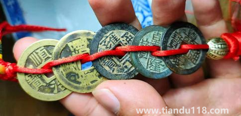 五帝錢能不能掛一對(duì)(使用五帝錢的禁忌有哪些)(圖3) 五帝錢能不能掛一對(duì)3