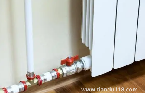 集中供暖用的是不是暖氣片(集中供暖為什么不能改地暖)(圖2) 集中供暖用的是不是暖氣片2