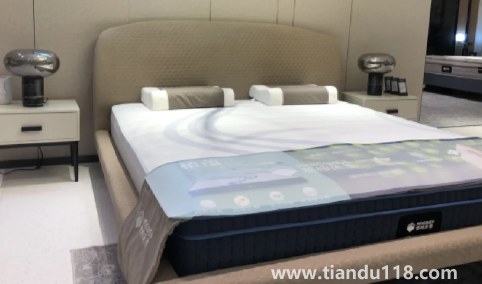 藍(lán)盒子床墊和慕思床墊哪個好(藍(lán)盒子床墊和慕思床墊怎么選)(圖3) 藍(lán)盒子床墊和慕思床墊哪個好3