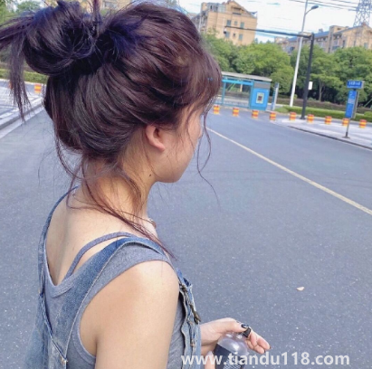 黑紫色和黑加侖紫是一個顏色嗎1