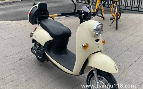 雅迪石墨烯電池是靠譜嗎（雅迪石墨烯電池不耐用嗎）