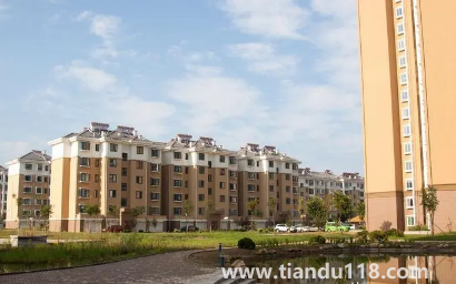 樓房鄰居門對(duì)門掛什么最好 3