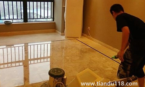 開(kāi)荒保潔瓷磚用什么擦(開(kāi)荒保潔需要幾個(gè)小時(shí))(圖2) 開(kāi)荒保潔瓷磚用什么擦2