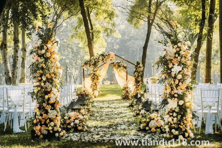 2022婚禮至少提前多久開(kāi)始籌備3