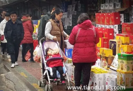 2023過年串門送油合適嗎（過年串門拿幾樣?xùn)|西）