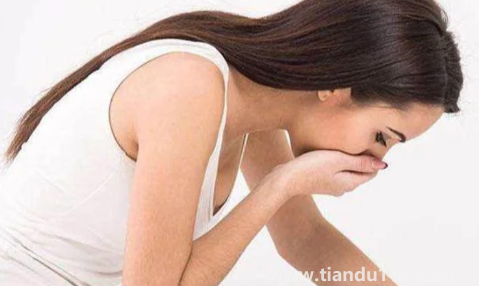 想吐用鼻子發(fā)出哼哼聲有用嗎（想吐吐不出來胃難受是怎么回事）