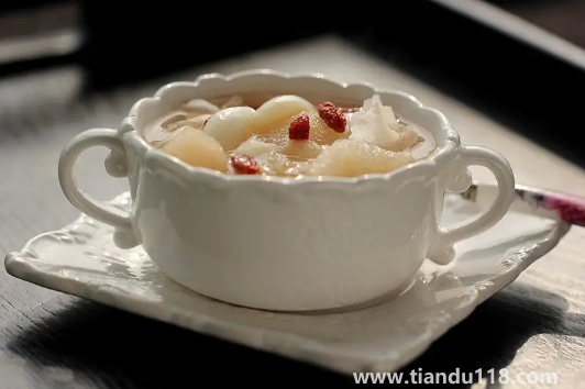 煮梨水放冰糖好還是什么都不放好（梨水怎么煮）