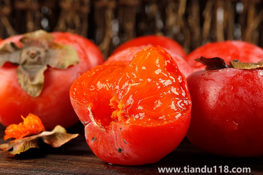火葫蘆柿子和火晶柿子是一個(gè)品種嗎（柿子怎么挑選）