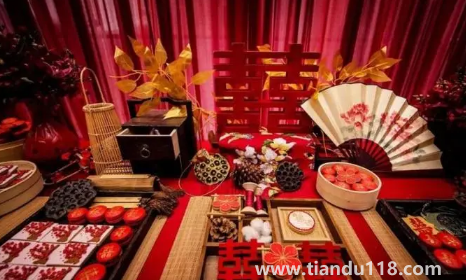 女兒結(jié)婚媽媽穿什么衣服合適2