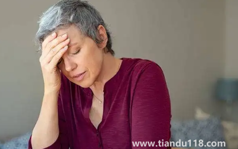 絕經(jīng)一年老十年是真的嗎(絕經(jīng)后良性出血特征)(圖2) 絕經(jīng)一年老十年是真的嗎2