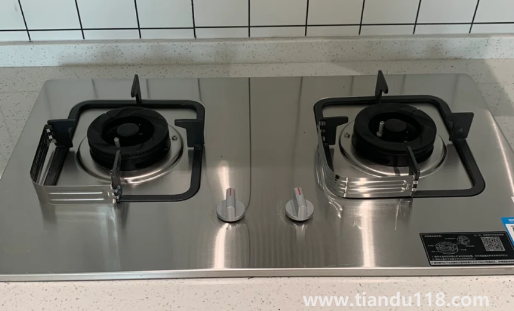 燃?xì)庠钍且贿呉粋€電池嗎3