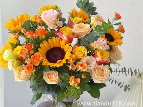 網(wǎng)上買的鮮花先去葉子還是先醒花（醒花時哪些是要注意的）