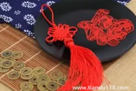 一進(jìn)門看見中國結(jié)好嗎2