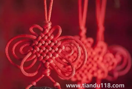 門對門掛中國結(jié)可以掛門上嗎（掛中國結(jié)要注意什么）