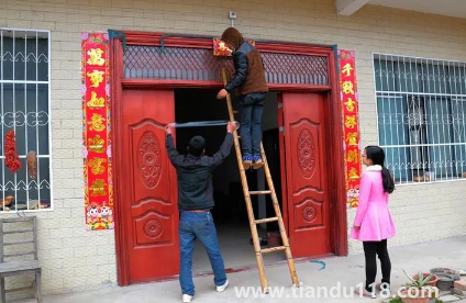 2023過小年能貼春聯(lián)嗎（春聯(lián)一般什么時(shí)候貼）