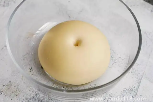 二次發(fā)酵沒(méi)變大怎么辦(發(fā)面怎么樣才算發(fā)好了)(圖1) 二次發(fā)酵沒(méi)變大怎么辦1