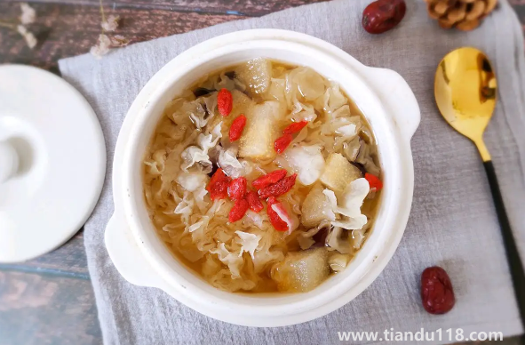 冰糖雪梨適合有痰還是無(wú)痰（冰糖雪梨止咳化痰做法）