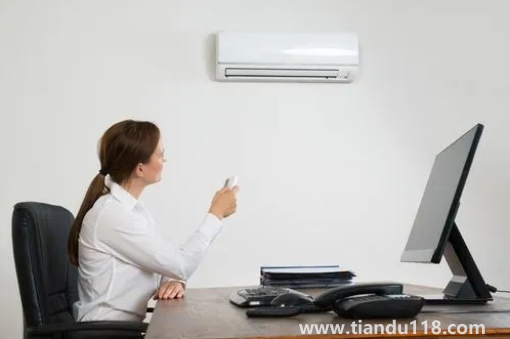 秋天空調(diào)制暖開不了是怎么回事3