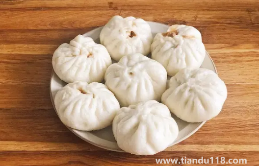 牛肉餡包子怎么調(diào)餡好吃（牛肉餡包子的做法）