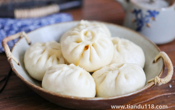 牛肉餡包子放啥菜絕配(如何做牛肉餡包子)(圖3) 牛肉餡包子放啥菜絕配3