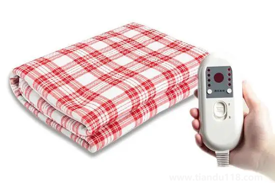 睡電熱毯可以裸睡嗎(電熱毯使用注意事項(xiàng))(圖1) 睡電熱毯可以裸睡嗎1