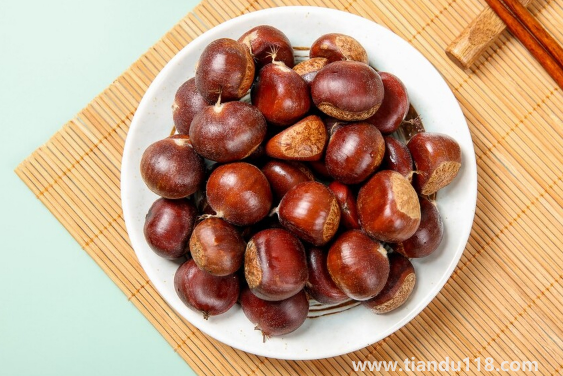 自己煮的板栗為什么皮不好剝（煮栗子需要開口嗎）