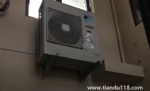 空調(diào)外機(jī)放置飄窗會(huì)漏水嗎3