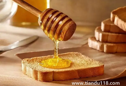 蜂蜜冬天像豬油一樣凝固是真的嗎(蜂蜜需要冷藏還是常溫保存)(圖3) 蜂蜜冬天像豬油一樣凝固是真的嗎3