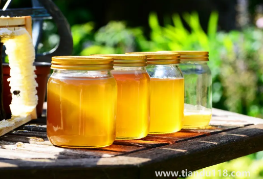 摻了白糖的蜂蜜會結晶嗎(什么樣的蜂蜜好)(圖2) 摻了白糖的蜂蜜會結晶嗎2