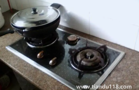 灶位朝西好不好（灶口朝向如何確定）