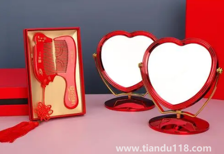 結婚拿鏡子必須要男孩嗎（結婚帶鏡子的寓意有哪些）