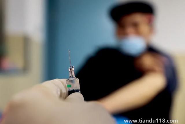 專家:感染人數激增時要警惕突變株（專家建議應持續(xù)監(jiān)測）