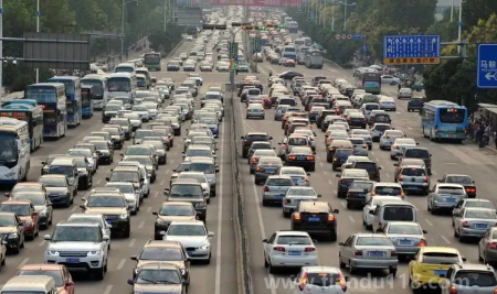 2023年前高速什么時(shí)候開(kāi)始堵車(chē)（高速堵車(chē)怎么辦）