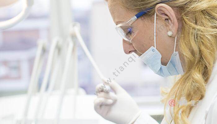 氫氧化鈉和稀鹽酸反應(yīng)的化學(xué)方程式 氫氧化鈉和稀鹽酸反應(yīng)的現(xiàn)象(圖2) 氫氧化鈉和稀鹽酸反應(yīng)的化學(xué)方程式