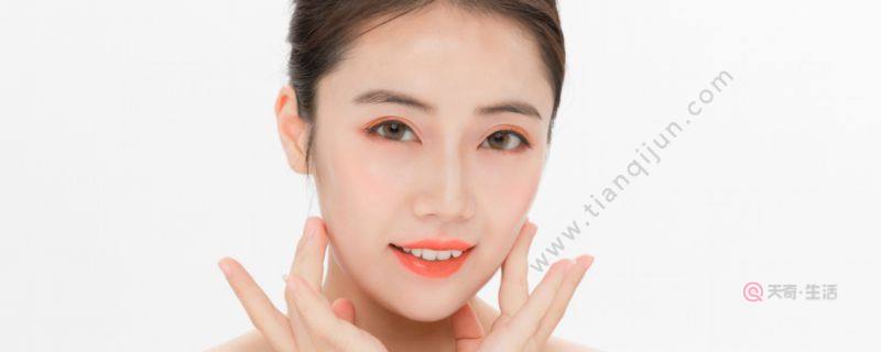 ?夢妝山茶凝時適合年齡 ?夢妝山茶凝時適合哪個年齡(圖1) ?夢妝山茶凝時適合年齡